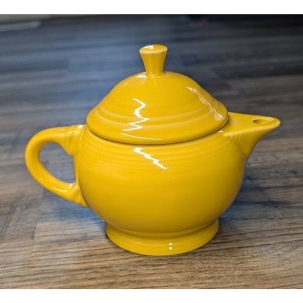 Fiesta Small Sunflower Yellow Two Cup Teapot ~ EUC